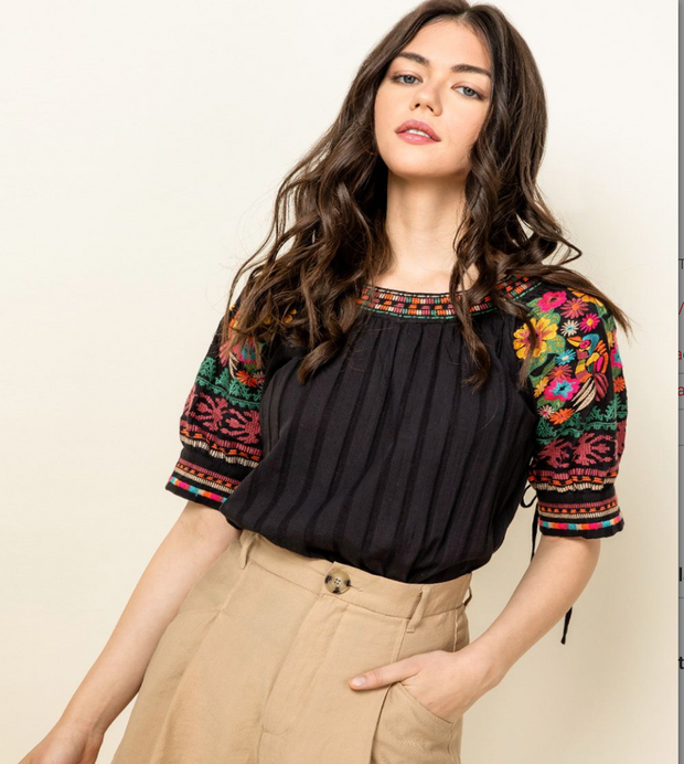 FIESTA EMBROIDERED PUFF SLEEVE TOP