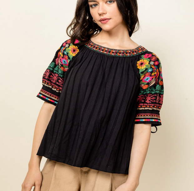 FIESTA EMBROIDERED PUFF SLEEVE TOP